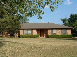 102 Amy Ct, Burleson, TX 76028