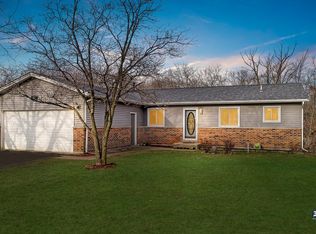 32 Briarwood Cir, Crystal Lake, IL 60014