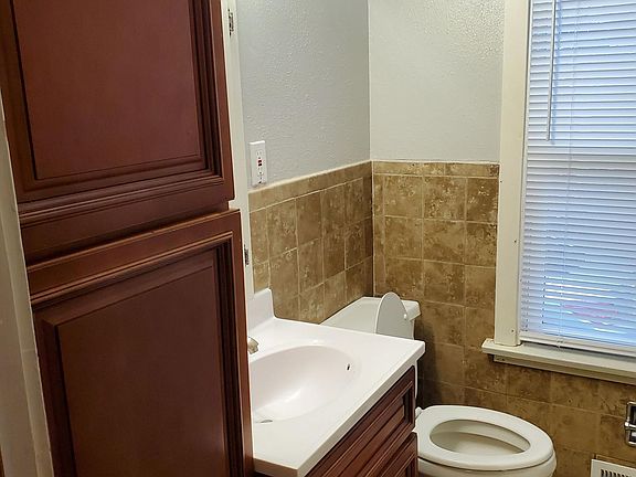 3rd image of 1620 Good Hope St