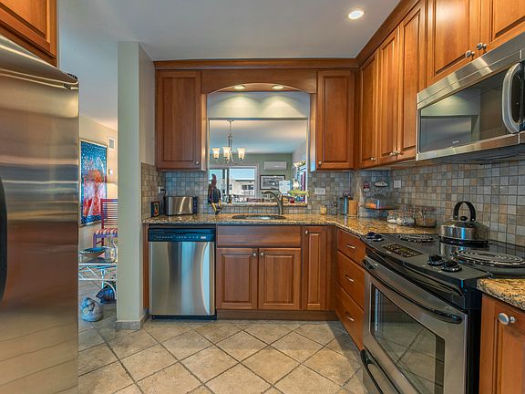 3rd image of 2601 S Roosevelt Blvd APT 610B