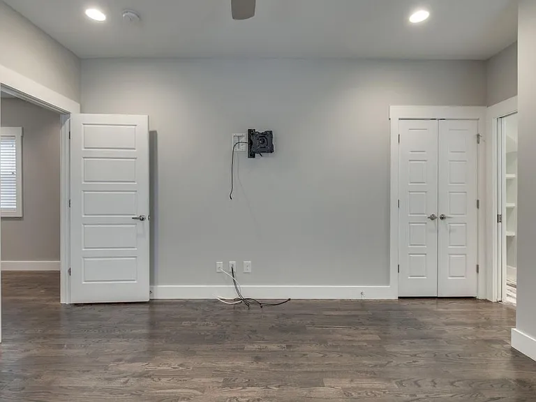 4608B Michigan Ave — Photo 15