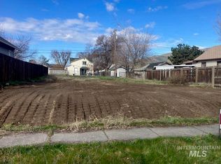 416 6th St, Clarkston, WA 99403