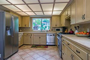 5th image of 238 Sherwood Dr