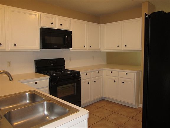 5th image of 7919 Fall Glen Dr