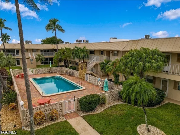 909 SE 46th Ln APT 209, Cape Coral, FL 33904