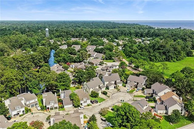 9 Caribbean Ct — Photo 26