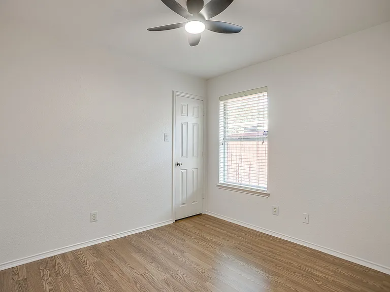 5323 Northridge Blvd — Photo 39