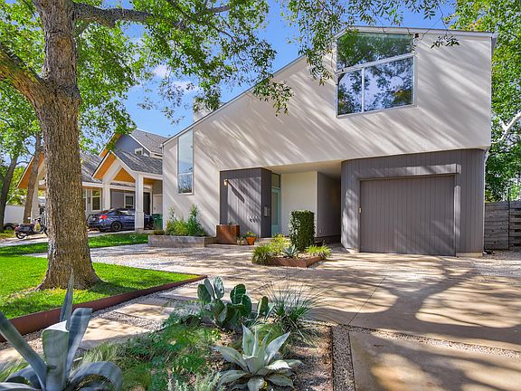3rd image of 3006 Fontana Dr