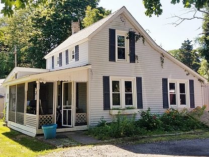 2nd image of 439 S Jamesport Ave