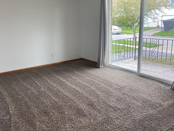 4th image of 222 Montrose Ave APT 2