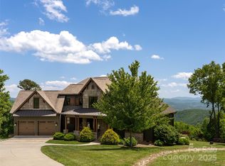 77 Summer Breeze Dr, Hendersonville, NC 28792