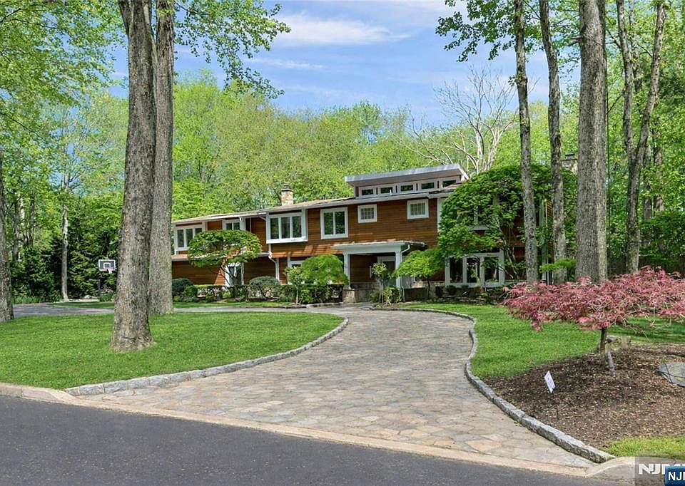 1st image of 100 Dyer Ct