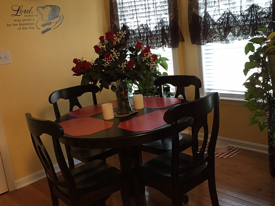 Breakfast nook 
