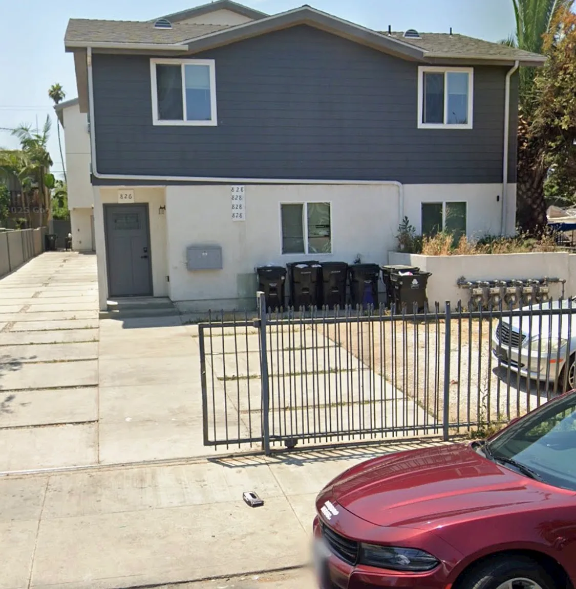 3 bed, 2400 sqft, $1,350 — Photo 1