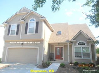 5125 Roundtree St, Shawnee, KS 66226