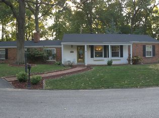 8886 Watson Woods Ct, Saint Louis, MO 63126