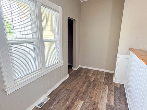 2nd image of 946 Muskegon Ave NW APT 2
