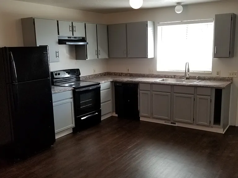 3 Bedroom Kaysville Duplex! — Photo 7