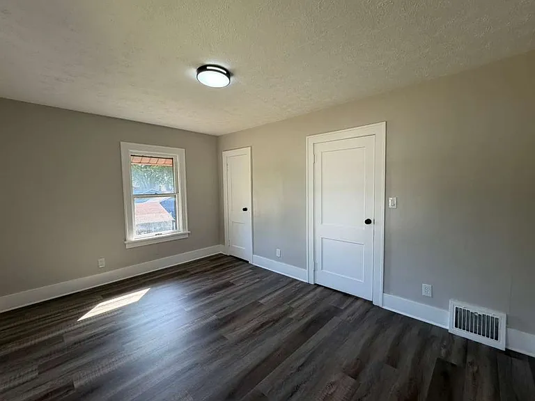 1700 E 290th St #2 — Photo 10