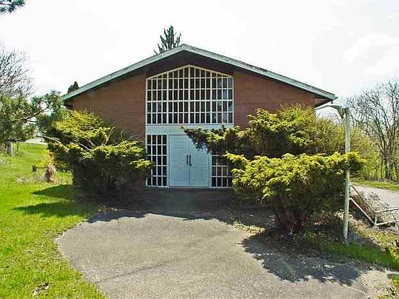 2nd image of 1491 Cove Rd