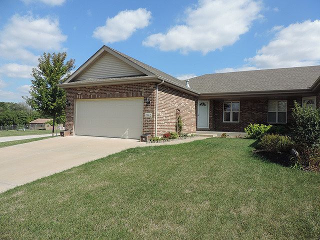 1st image of 942 Arrowhead Dr