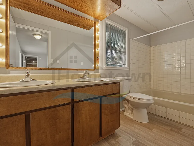 468800 N Highway 95 #15 — Photo 16