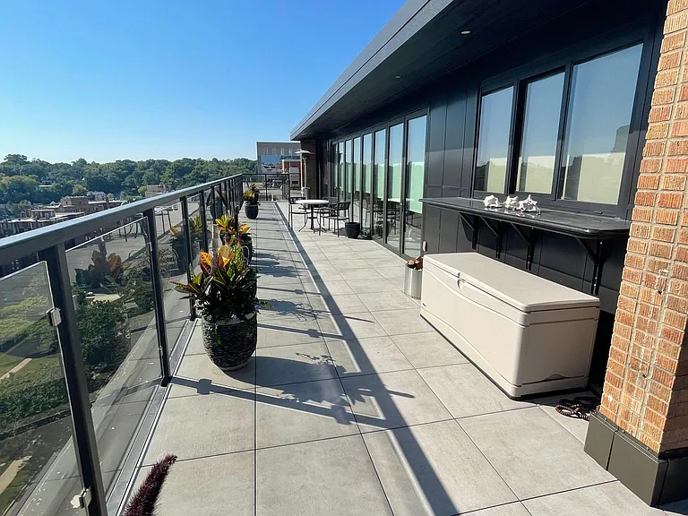 Plaza House — Photo 98