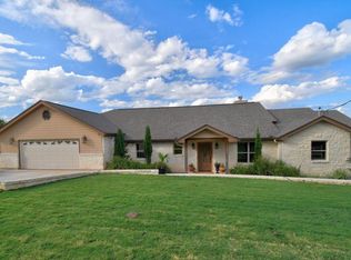 425 Rhum Rd, Kerrville, TX 78028
