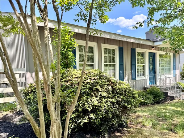2410 Pope Dr, Anderson, SC 29625