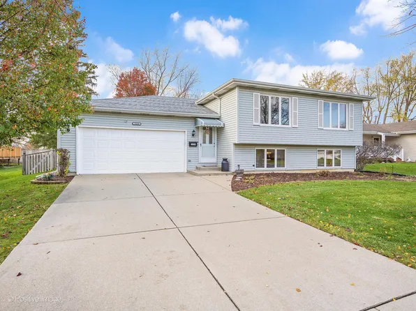 1234 Hillview Dr, Lemont, IL 60439