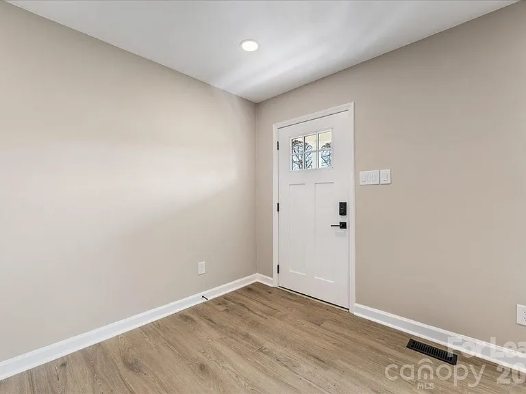4700 Walden Ct — Photo 6