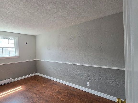 2nd image of 47 William St N #6
