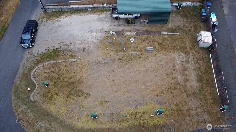 5th image of 21 NE Bryan Lane