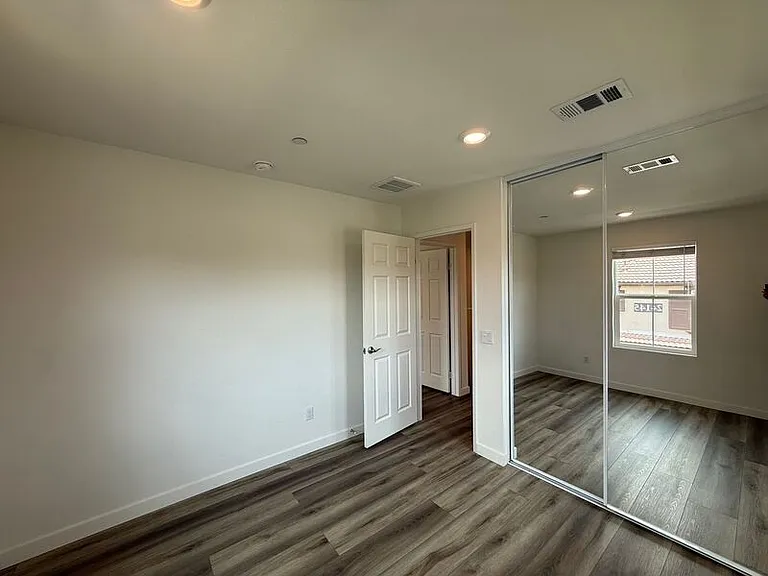 24159 Verin St — Photo 12