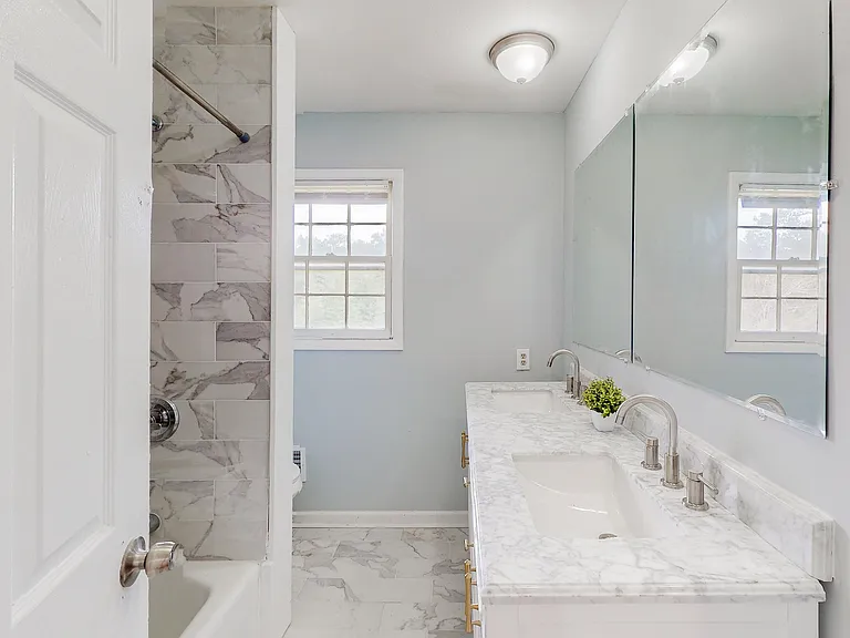 Wilburn Dr SW — Photo 9
