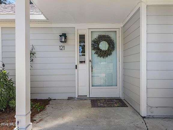 4th image of 121 Silver Leaf Drive