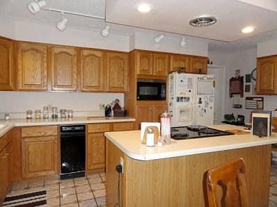 4th image of 4141 Tanbark Pl