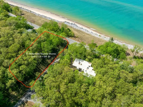 605 E Lake Front Dr, Beverly Shores, IN 46301