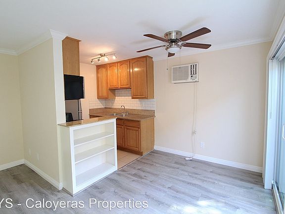 4th image of 1419 S Bundy Dr #1