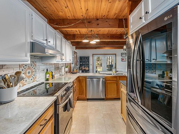 5th image of 126 Olgia Ln