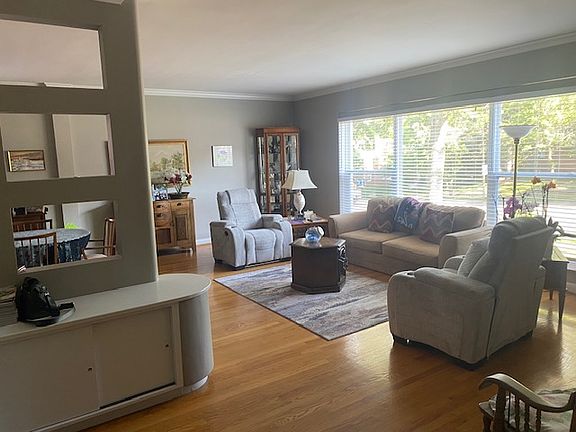 3rd image of 7949 Delmar Blvd Floor 1