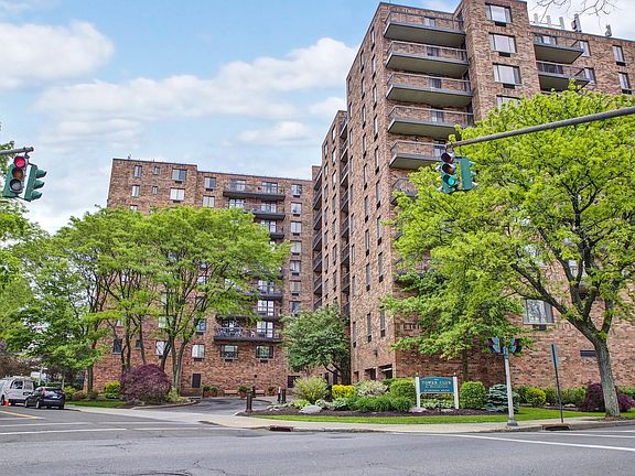 3rd image of 50 Columbus Ave #06