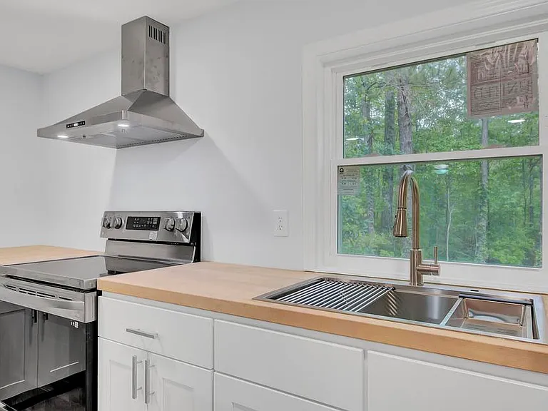 1822 Black Tom Rd #A — Photo 4