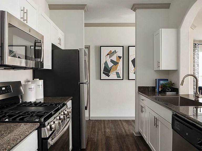 Highlands at Dearborn Apartments — Photo 2