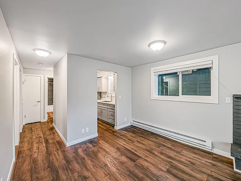 5956 Fauntleroy Way SW — Photo 4
