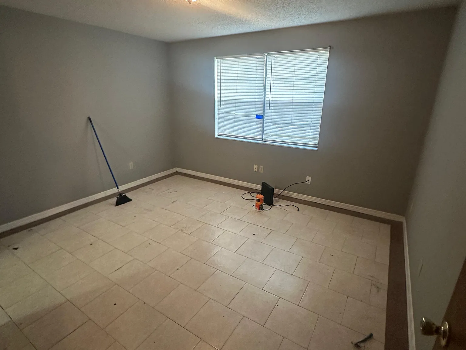 2 bed, 900 sqft, $1,075 — Photo 3