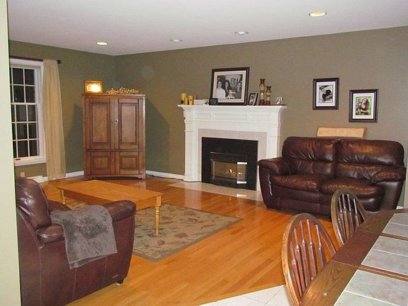 2nd image of 10 Whispering Pines Way