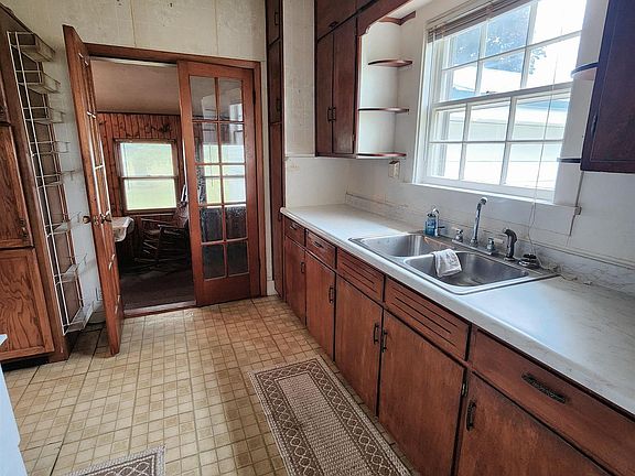 5th image of 1001 W State Road 119