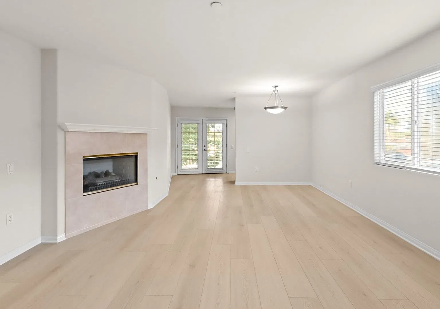 4262 Lindblade Dr — Photo 4