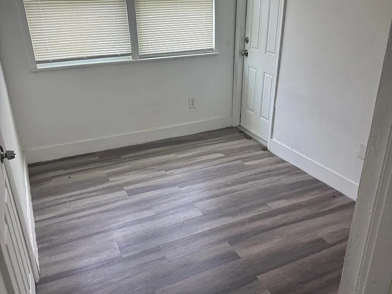 5521 SW 34th St #2 — Photo 6